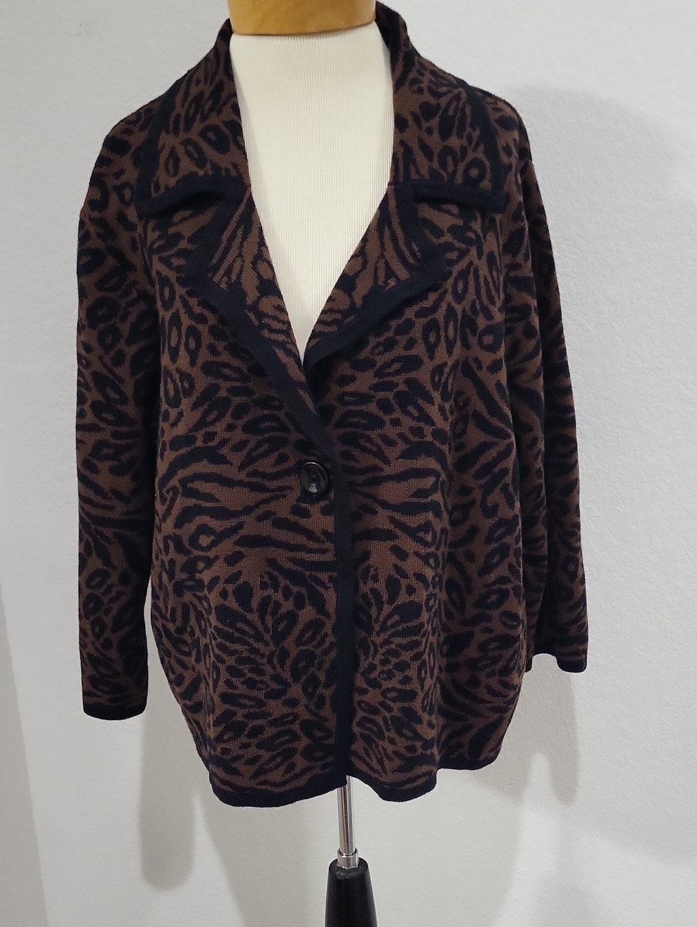 Josephine Chaus Brown Leopard Print Button-Front Sweater XXL